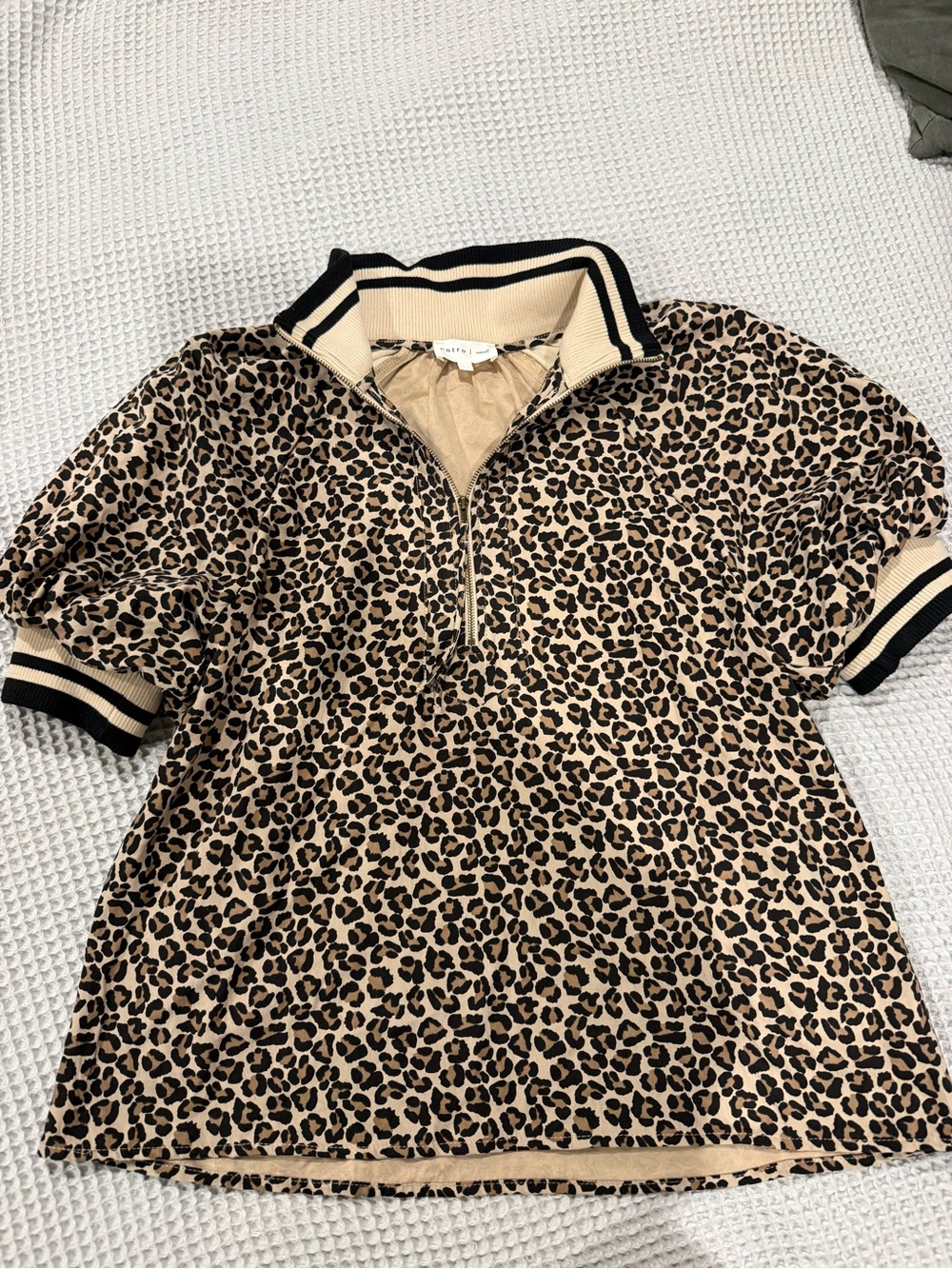 Entro Leopard Print Half-Zip Blouse NWOT